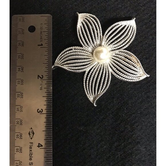 Vintage 80s Sarah Coventry Brooch Pin Silver Wire Flower Faux Imitation Pearl 3” - Picture 10 of 10